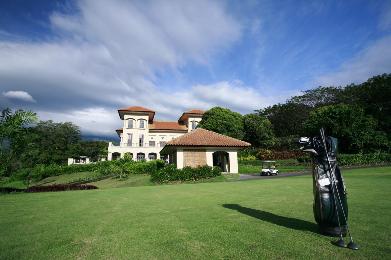 Finna Golf & Country Club Prigen Exterior foto