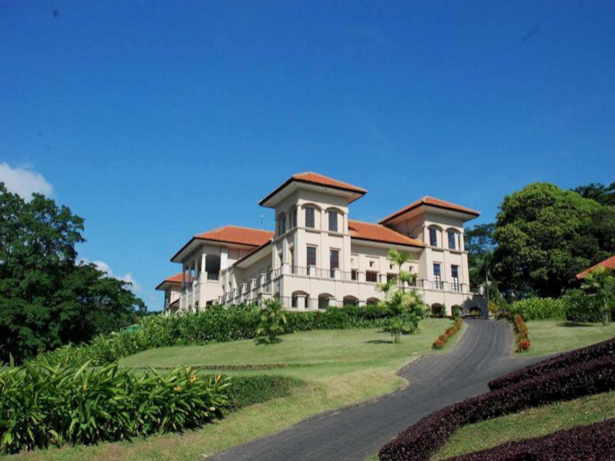 Finna Golf & Country Club Prigen Exterior foto