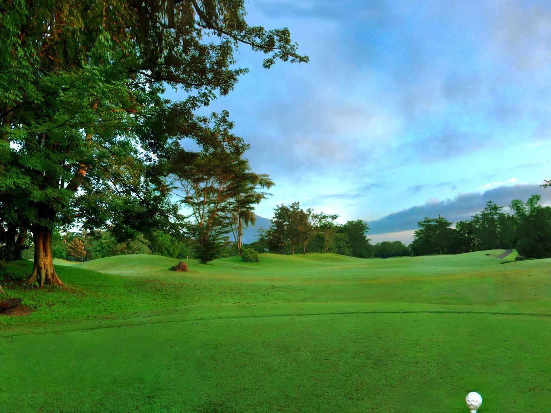 Finna Golf & Country Club Prigen Exterior foto